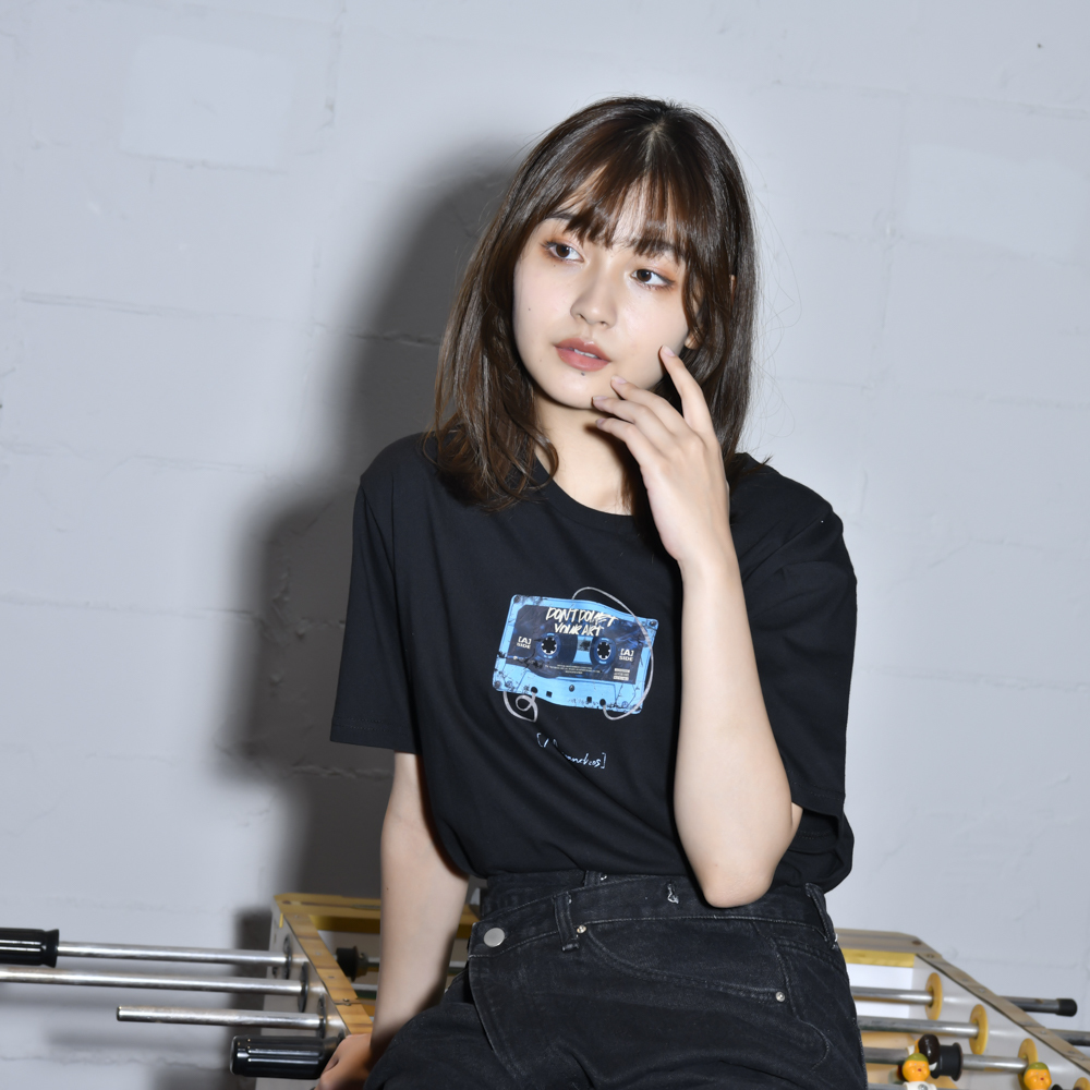 【NEW】Cassette Tape Tee(Black)