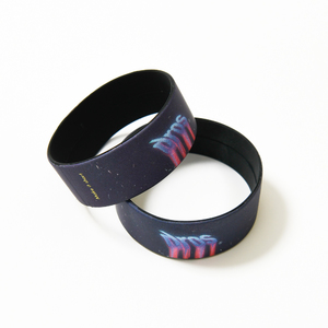 【NEW】dros Melt Logo Rubber Wristband