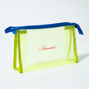 LOGO MESH POUCH ..会場販売価格:2,000円 　