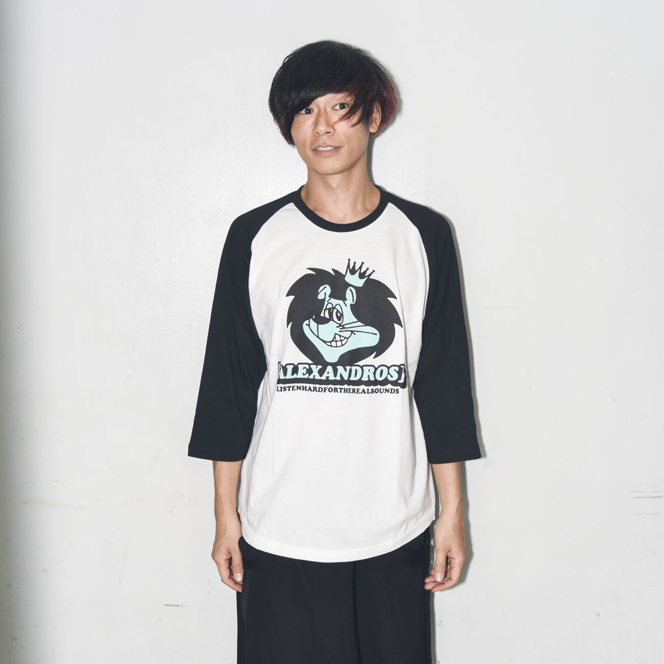 【VIP NEW】LION RAGLAN SLEEVE TEE