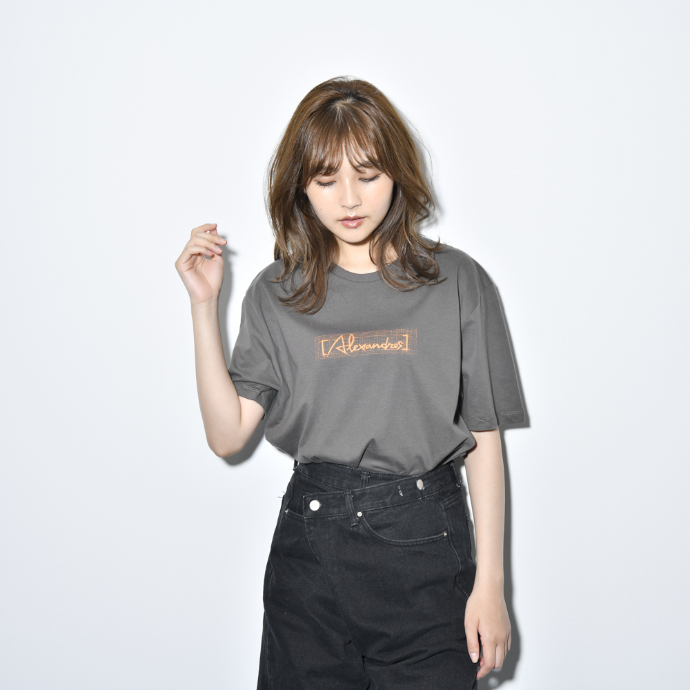 【NEW】Sketch Logo Tee(Charcoal)